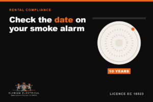 Illustration of a white smoke alarm on a ceiling with a 10 years label